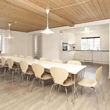 Seaside Escape In Ho - By Traum Holiday home